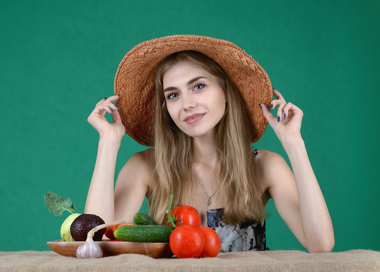 Dívka se zeleninou