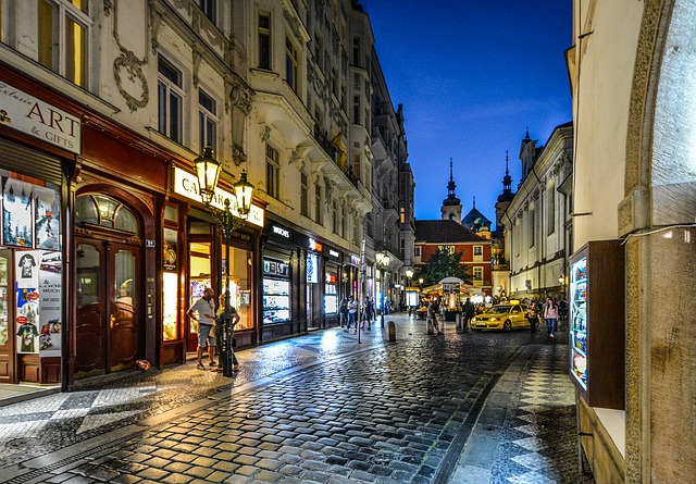 pražská ulice v noci