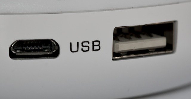 zásuvky USB